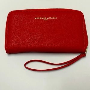 NEW Adrienne Vittadini Charging Wallet Wristlet